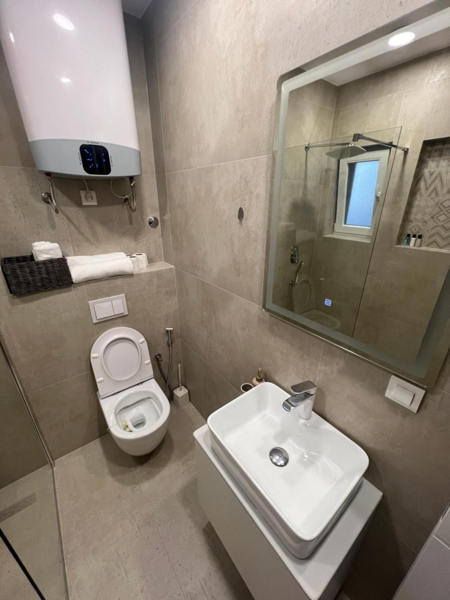 Mona Luxury Apartments - Free Garage Parking Saraievo Exterior foto